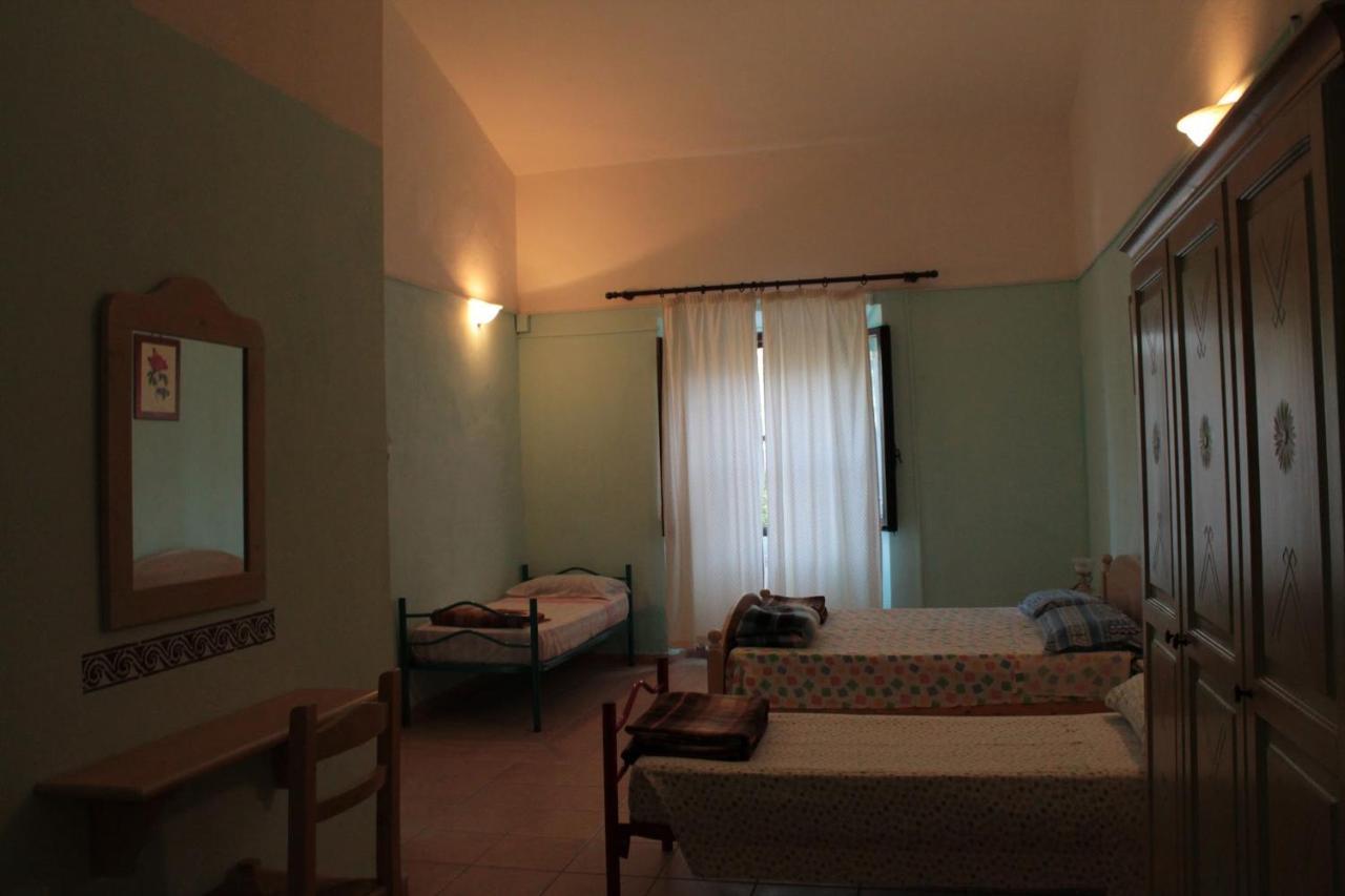 Agriturismo E Antica Fattoria Matteu Bed and Breakfast Teulada Eksteriør billede